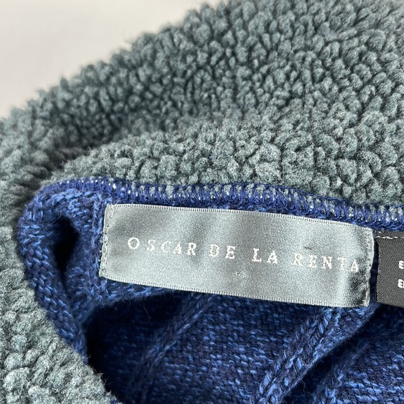 Oscar De La Renta Blue Sweater Fleece Collar - Picture 7 of 8